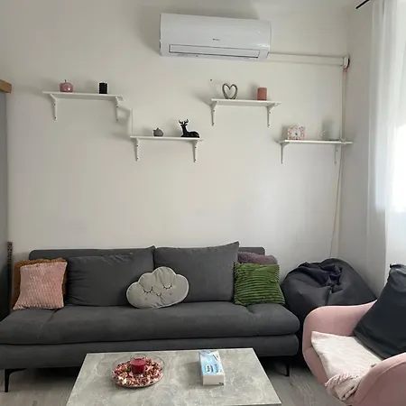 Thoekoely Apartman Zuglo Apartment